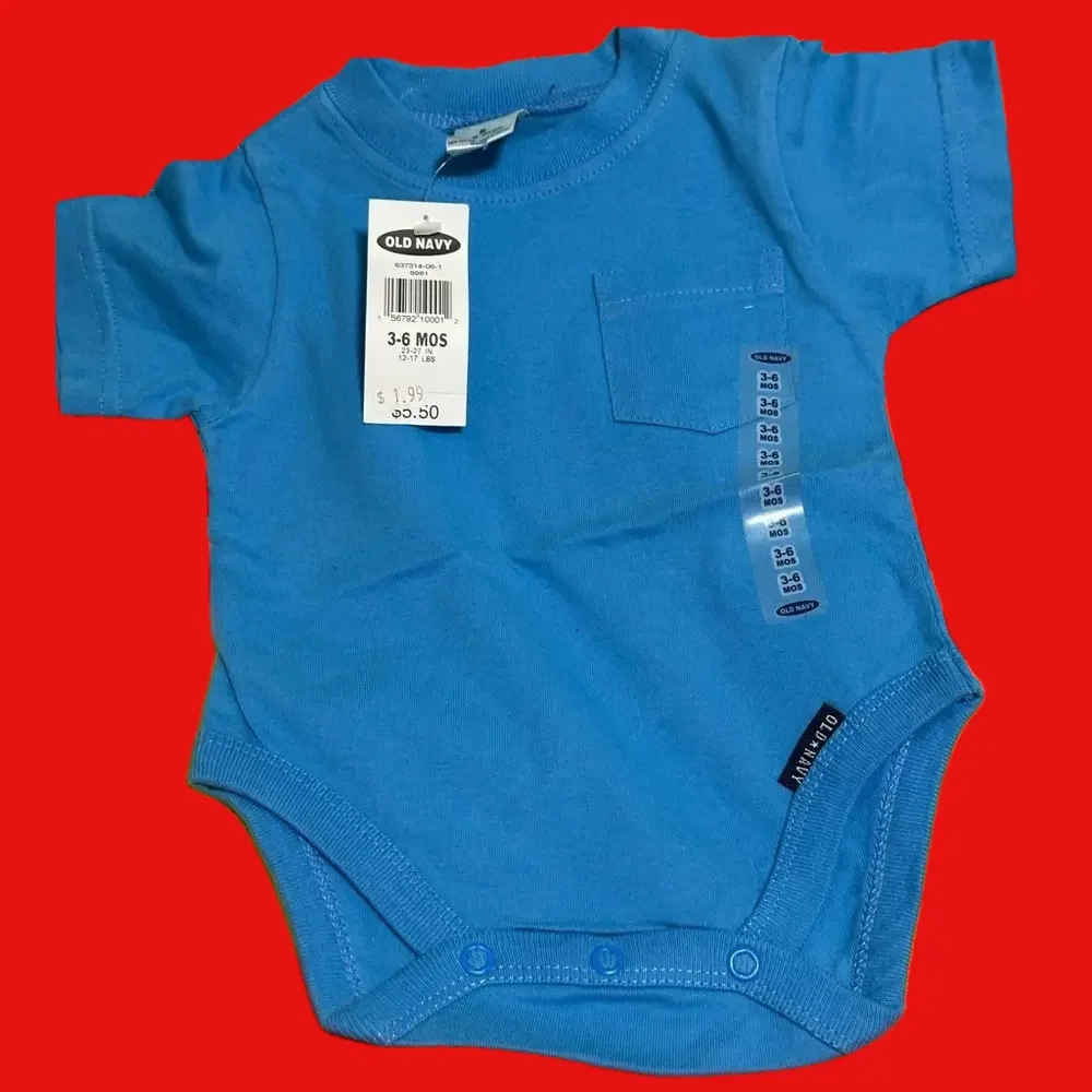 Cute blue onesie with pocket from Old Navy. Size 3-6 months. New!!